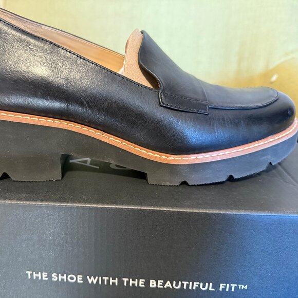 Naturalizer Darry (now Cabaret) Loafer - Picture 1 of 8